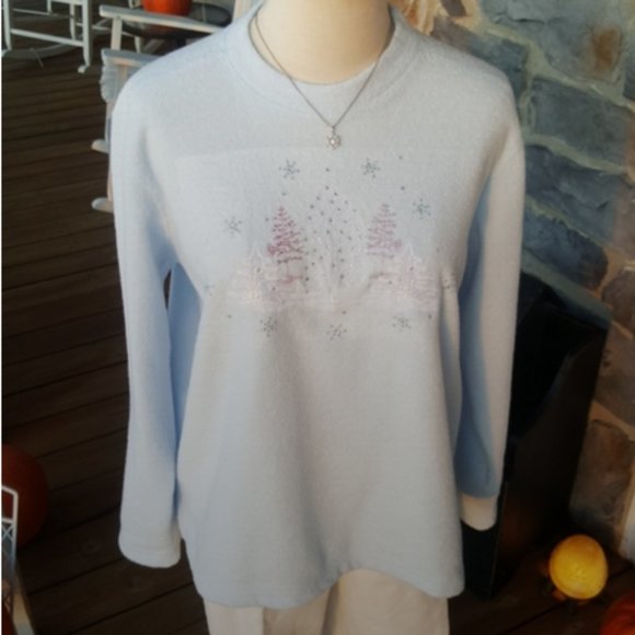DECORATED ORIGINALS ♡ Pastel Blue Embroidered Silver|White Winter Scene Top S - Picture 18 of 18